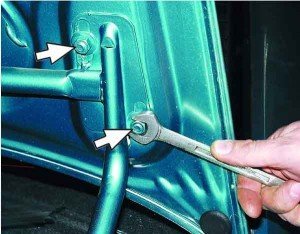 Как снять и установить обратно крышку багажника на ВАЗ 2110