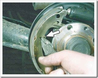 Как поменять тормозные колодки на задних колесах ВАЗ 2110